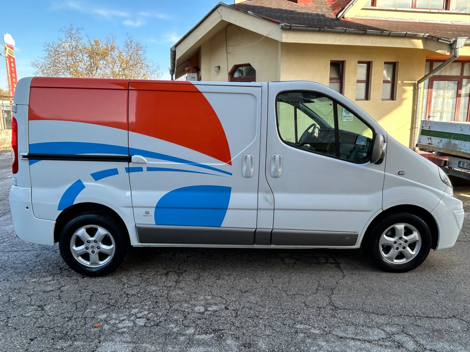 Renault Trafic 2.5dCi 2 СТР. ВРАТИ НАВИ КАМЕРА  - изображение 4