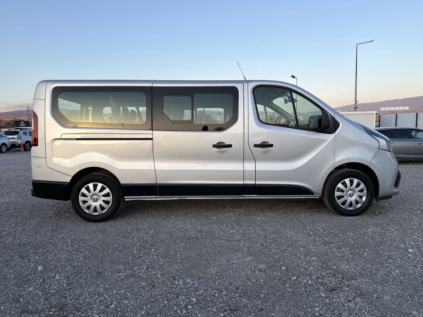 Renault Trafic 1.6dCi 9м E6B LONG, снимка 2 - Бусове и автобуси - 53875240
