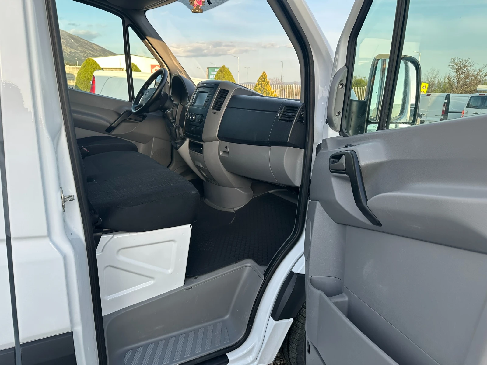 Mercedes-Benz Sprinter 316 klimatronik/navi/full, снимка 7 - Бусове и автобуси - 54242982