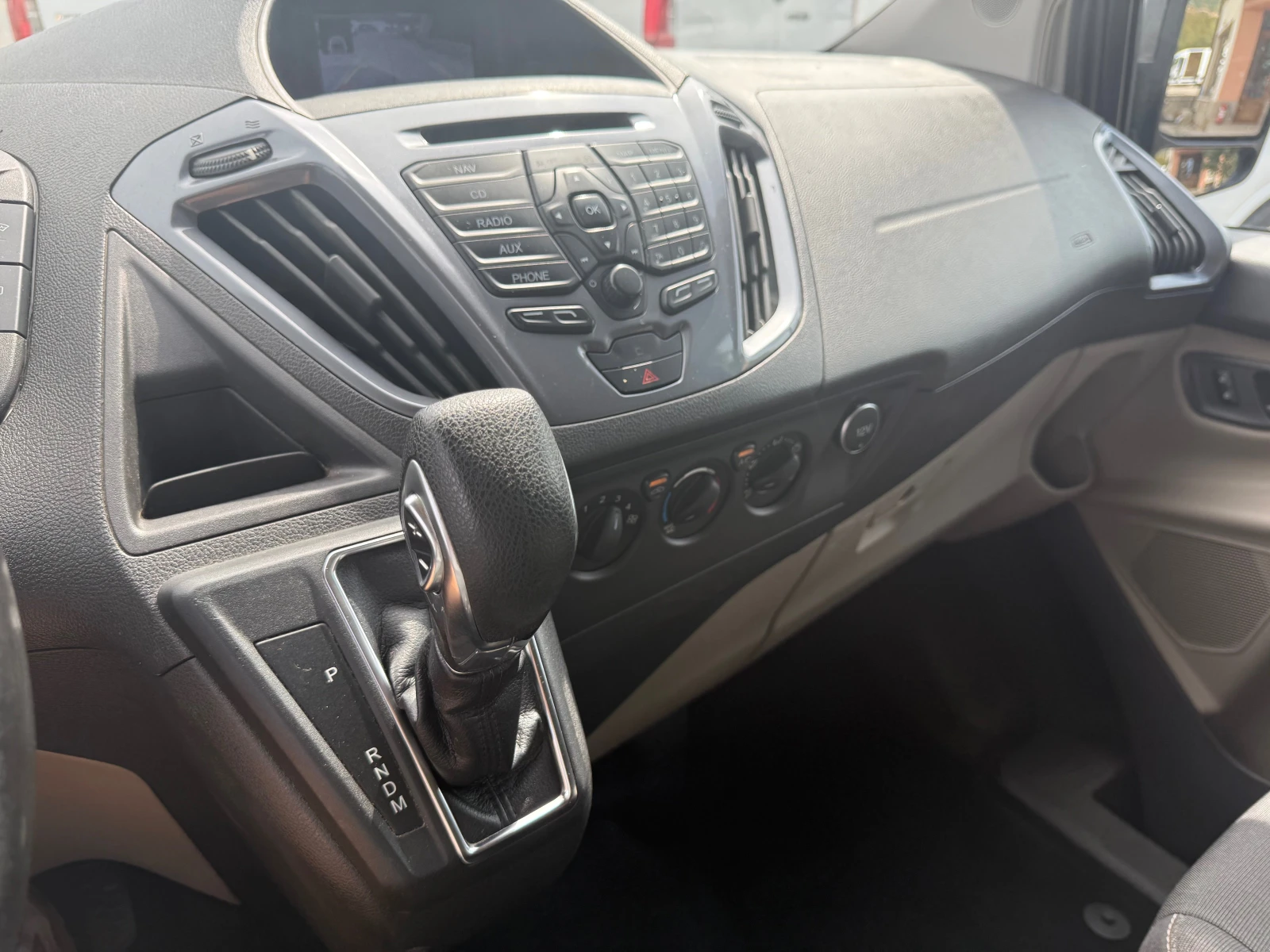 Ford Transit Custom 2хКЛИМА, LUX, 9 МЕСТЕН, LONG, FULL, снимка 14 - Бусове и автобуси - 55942242