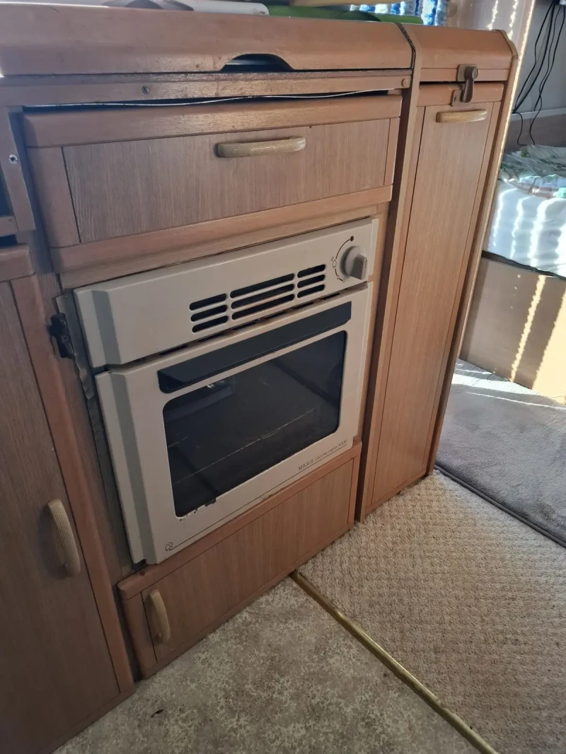 Каравана Adria Форма 580 Ц, снимка 14 - Каравани и кемпери - 52480474