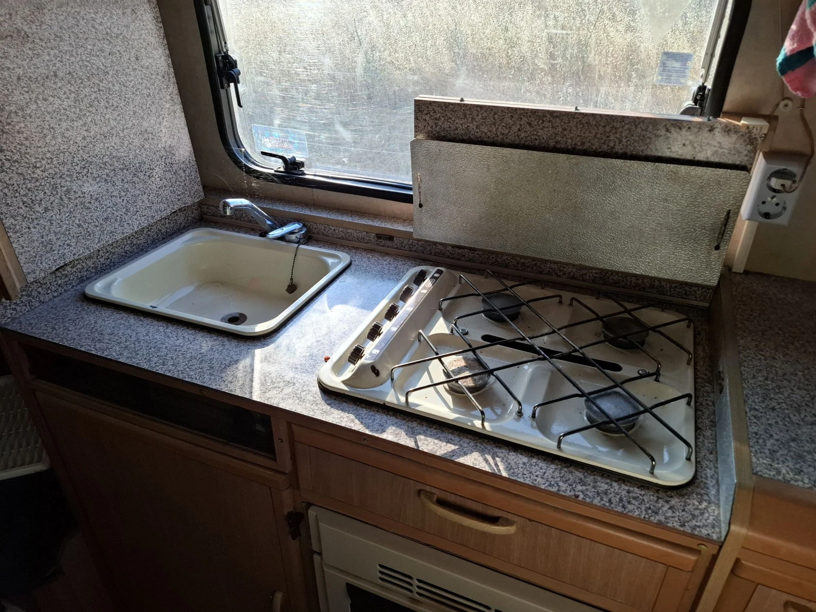  Adria  580  | Mobile.bg   12