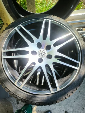        225/40R18  VW Passat