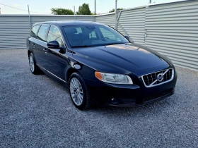     Volvo V70 //