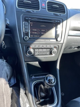 VW Golf 1.6 бензин 102кс, снимка 12 - Автомобили и джипове - 53651714