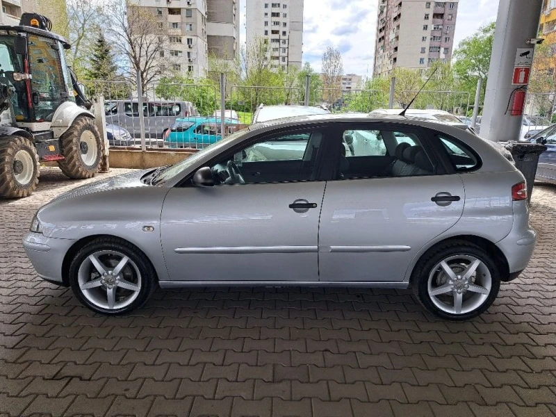 Seat Ibiza 1.2i12v FACELIFT ITALIA, снимка 3 - Автомобили и джипове - 40502627