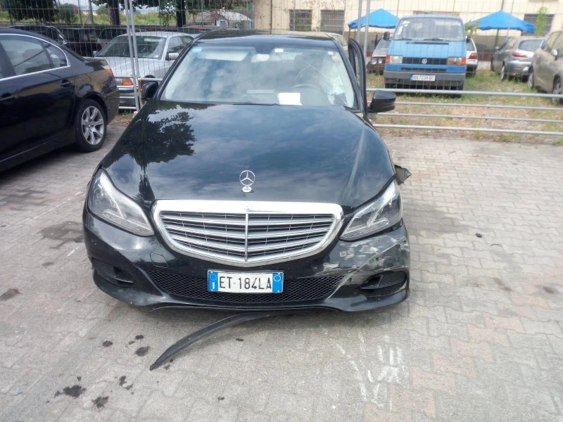 Mercedes-Benz E 220 2.2, снимка 1 - Автомобили и джипове - 48707363