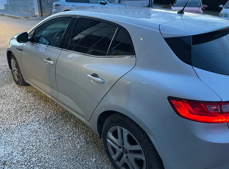 Renault Megane, снимка 2 - Автомобили и джипове - 48285422