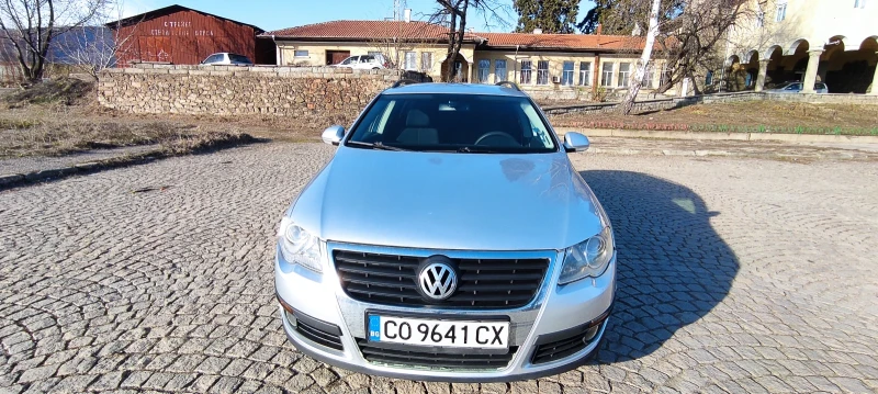 VW Passat 1.6 TDI, снимка 1 - Автомобили и джипове - 49423681