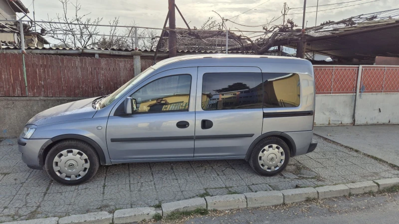 Opel Combo, снимка 2 - Автомобили и джипове - 49512663