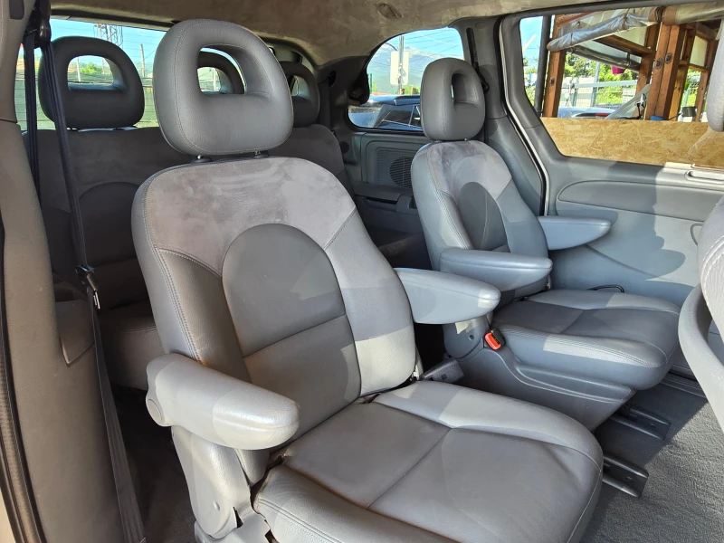 Chrysler Voyager 2.5CRD/Kожен салон/6+ 1места/Лизинг, снимка 12 - Автомобили и джипове - 51909277