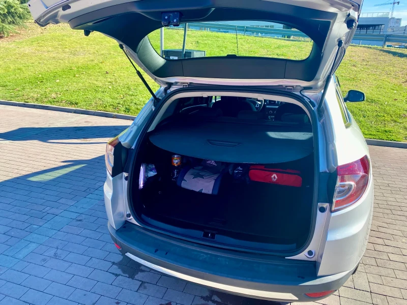 Renault Megane 1.5 dci, снимка 5 - Автомобили и джипове - 52721053