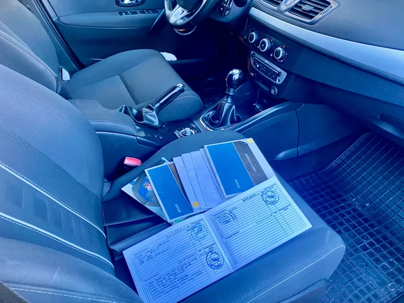 Renault Megane 1.5 dci, снимка 13 - Автомобили и джипове - 52721053