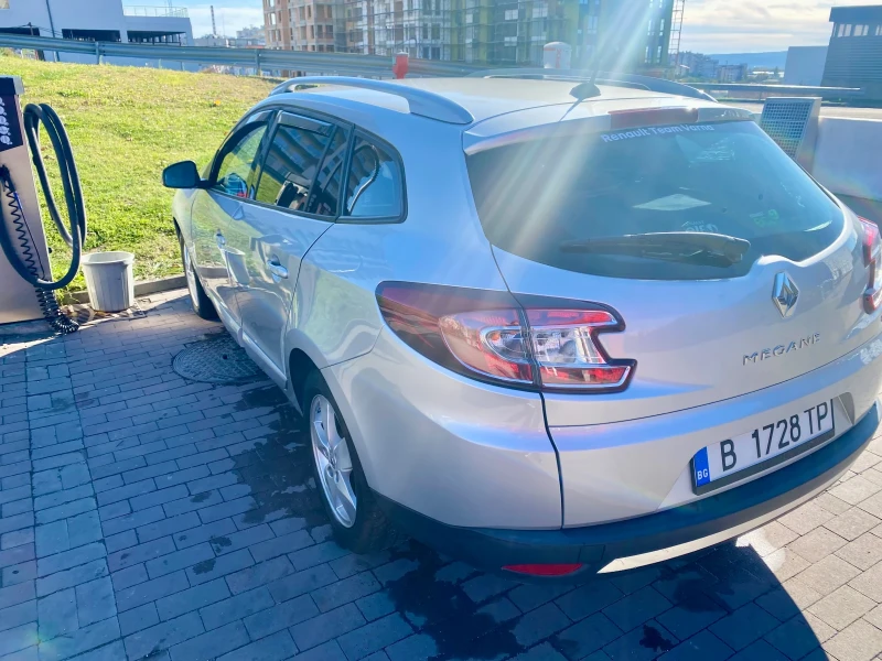 Renault Megane 1.5 dci, снимка 11 - Автомобили и джипове - 52721053