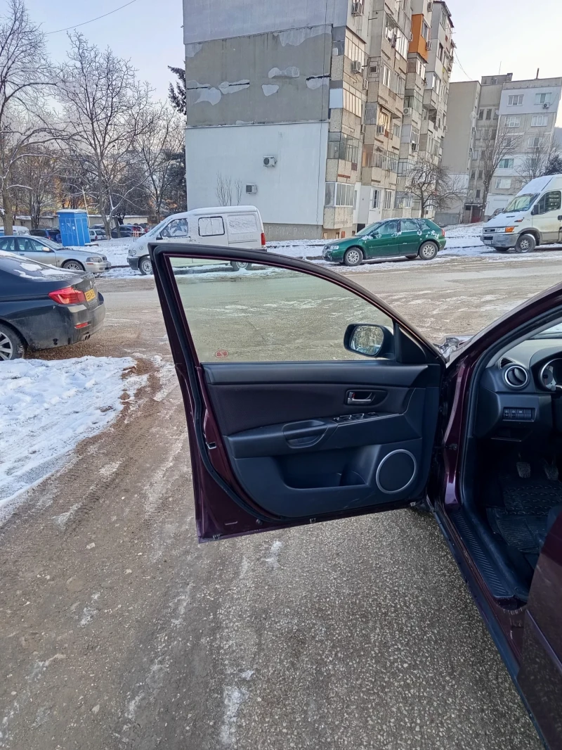 Mazda 3 1.6i, снимка 7 - Автомобили и джипове - 53143876