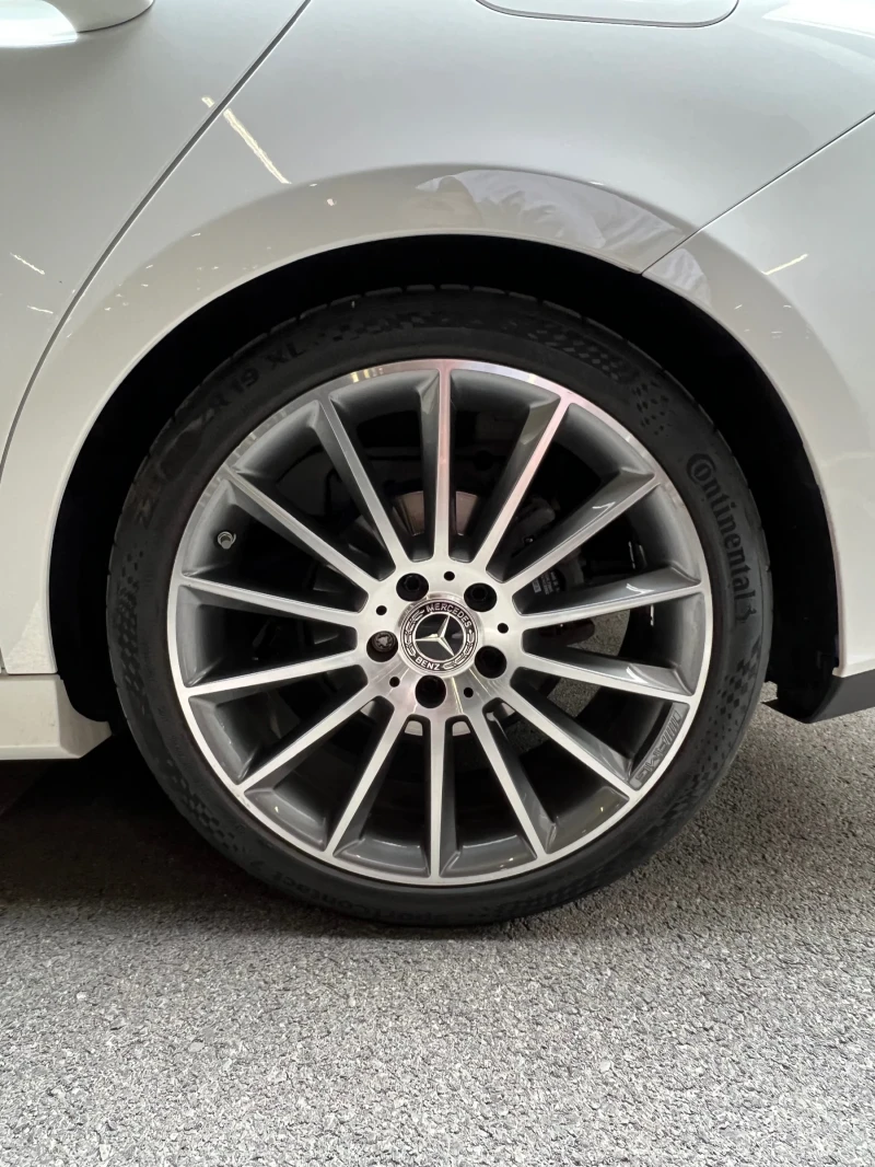 Mercedes-Benz CLA 180, снимка 11 - Автомобили и джипове - 53253880