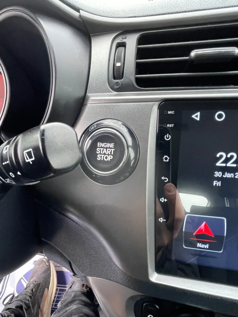 Kia Rio 1.4 crdi навигация фул екстри, снимка 16 - Автомобили и джипове - 53287710