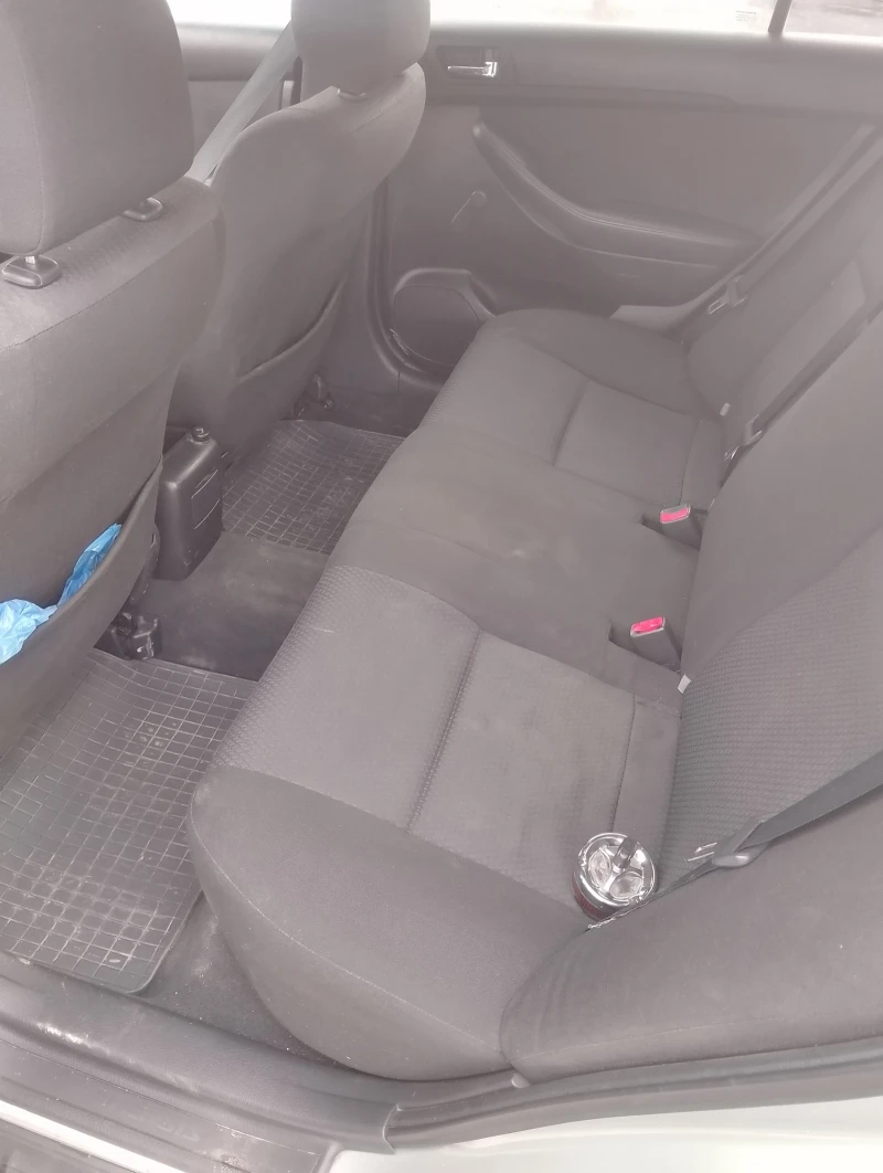 Toyota Avensis, снимка 12 - Автомобили и джипове - 53446763