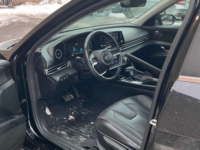 Hyundai Elantra Ultimate  CARFAX, снимка 5 - Автомобили и джипове - 53600325