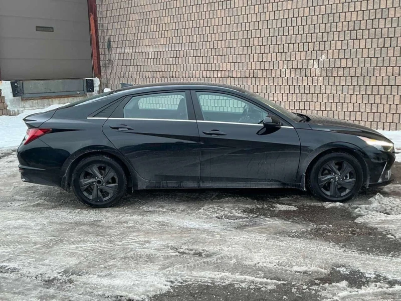 Hyundai Elantra Ultimate  CARFAX, снимка 3 - Автомобили и джипове - 53600325