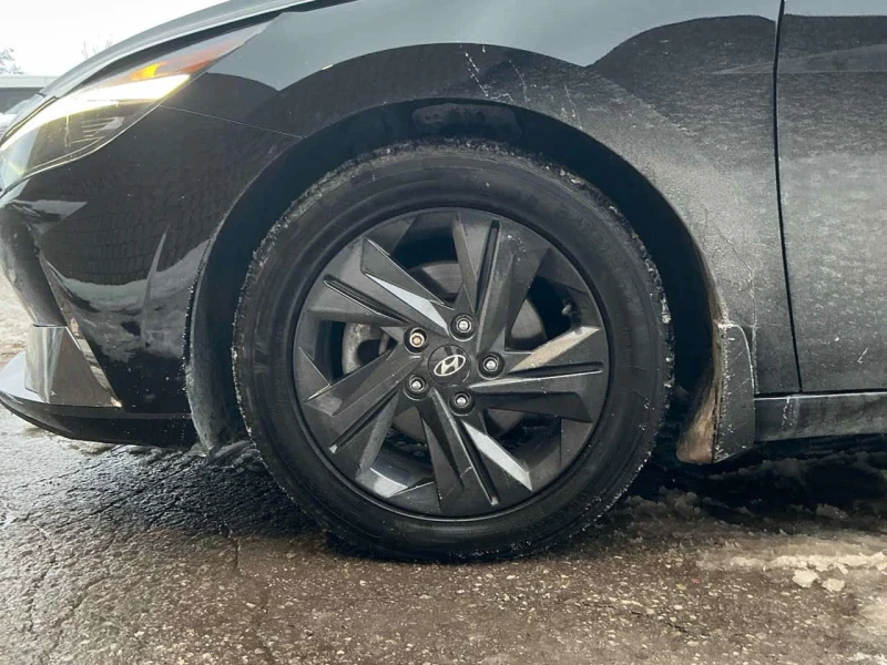 Hyundai Elantra Ultimate  CARFAX, снимка 7 - Автомобили и джипове - 53600325