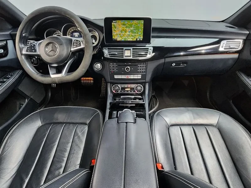 Mercedes-Benz CLS D 4MATIC AMG LINE, снимка 7 - Автомобили и джипове - 55111371