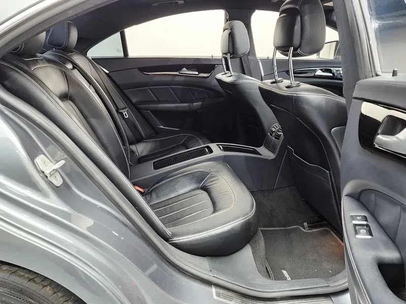 Mercedes-Benz CLS D 4MATIC AMG LINE, снимка 10 - Автомобили и джипове - 55111371