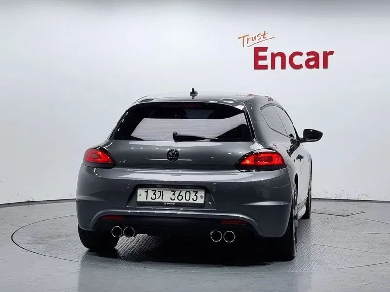 VW Scirocco 2.0 Tdi R-Line, снимка 4 - Автомобили и джипове - 55888019