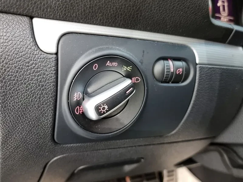 VW Scirocco 2.0 Tdi R-Line, снимка 17 - Автомобили и джипове - 55888019