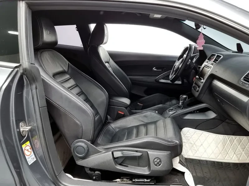 VW Scirocco 2.0 Tdi R-Line, снимка 11 - Автомобили и джипове - 55888019