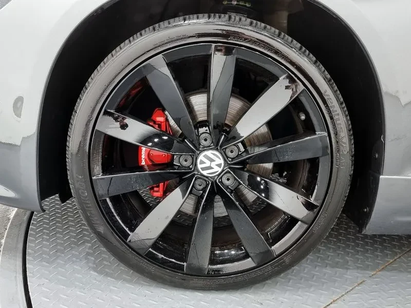 VW Scirocco 2.0 Tdi R-Line, снимка 5 - Автомобили и джипове - 55888019