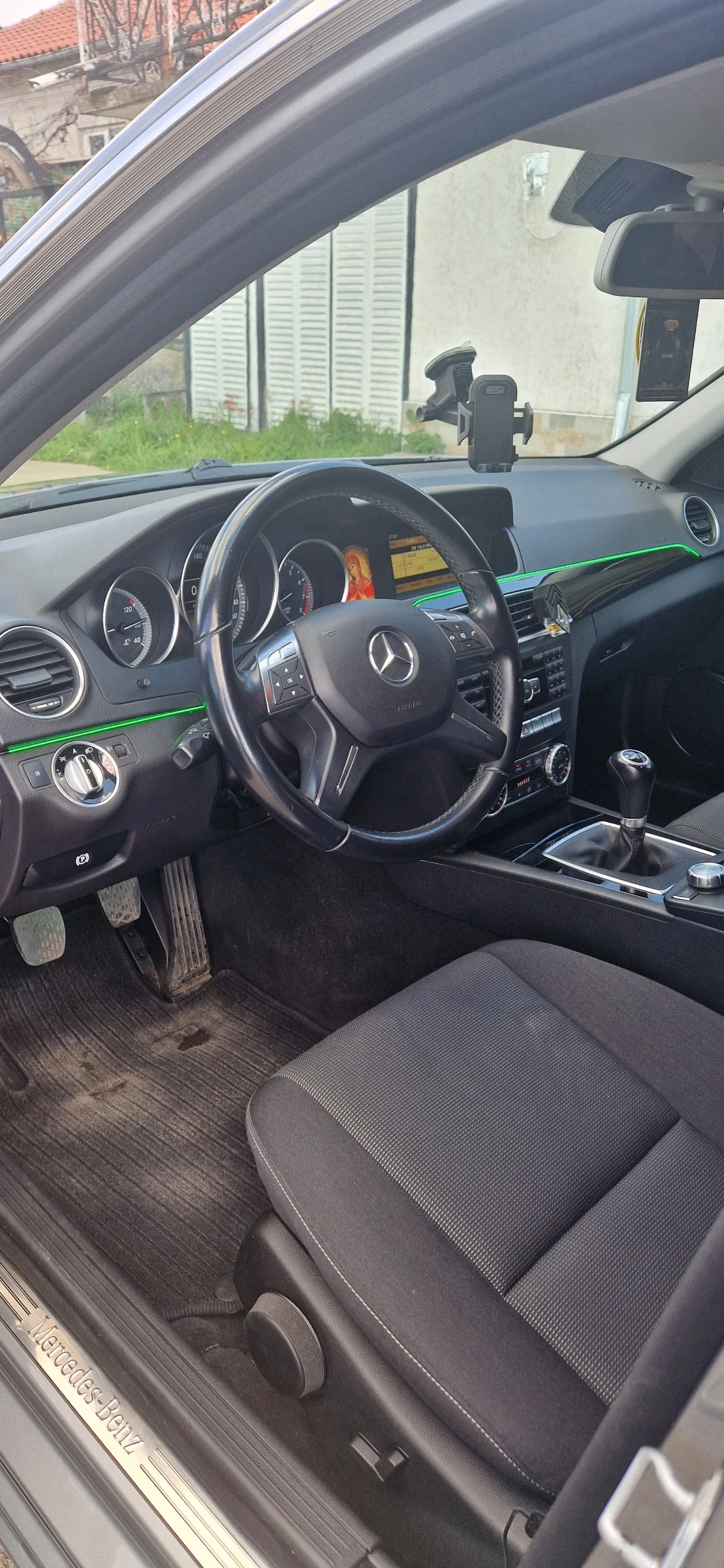 Mercedes-Benz C 180  - изображение 6