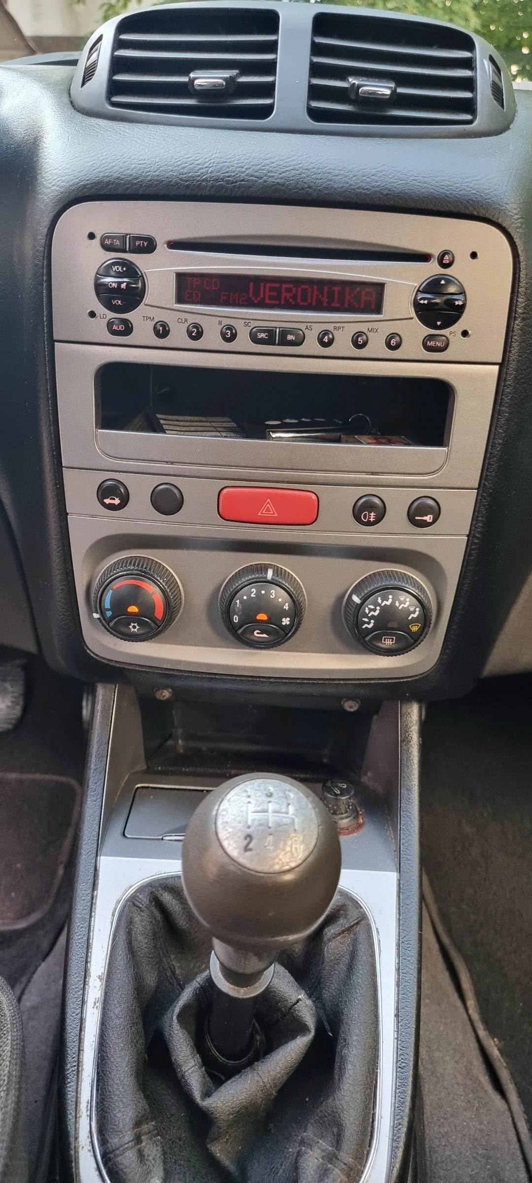 Alfa Romeo 147 1.9 JTD - изображение 9