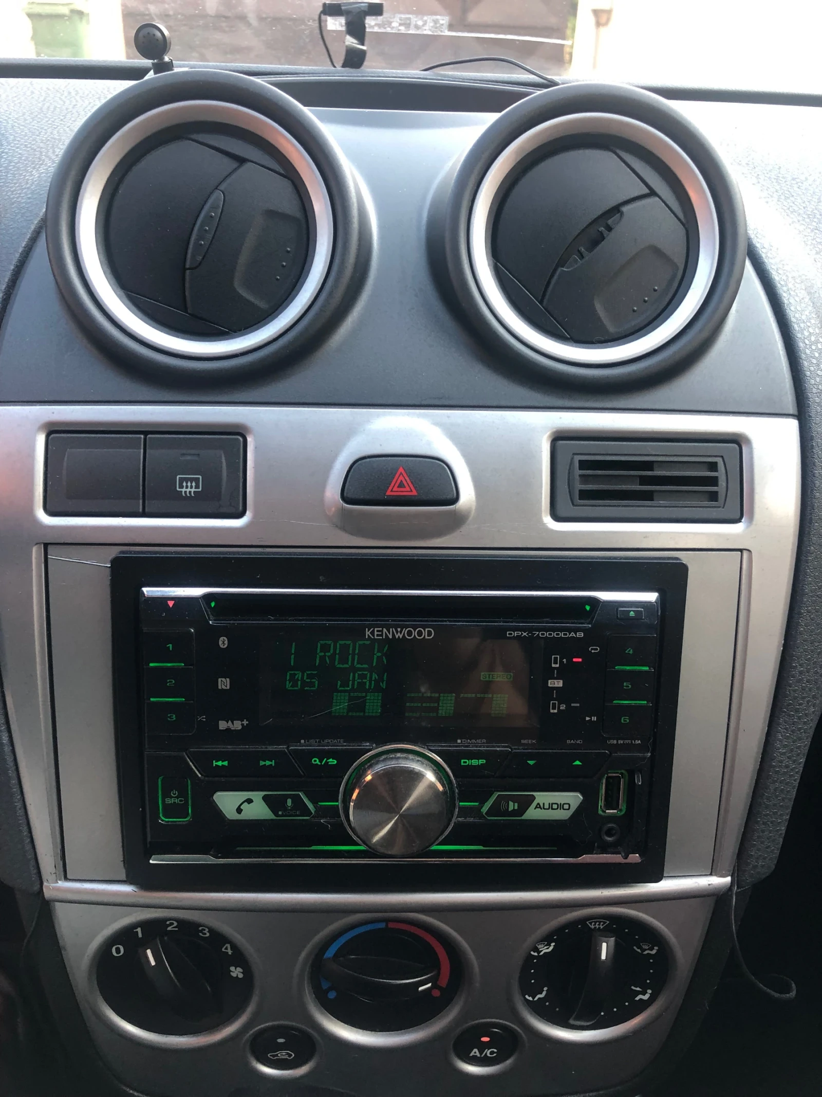 Ford Fiesta 1.6 100к.с. Автоматик. - изображение 10