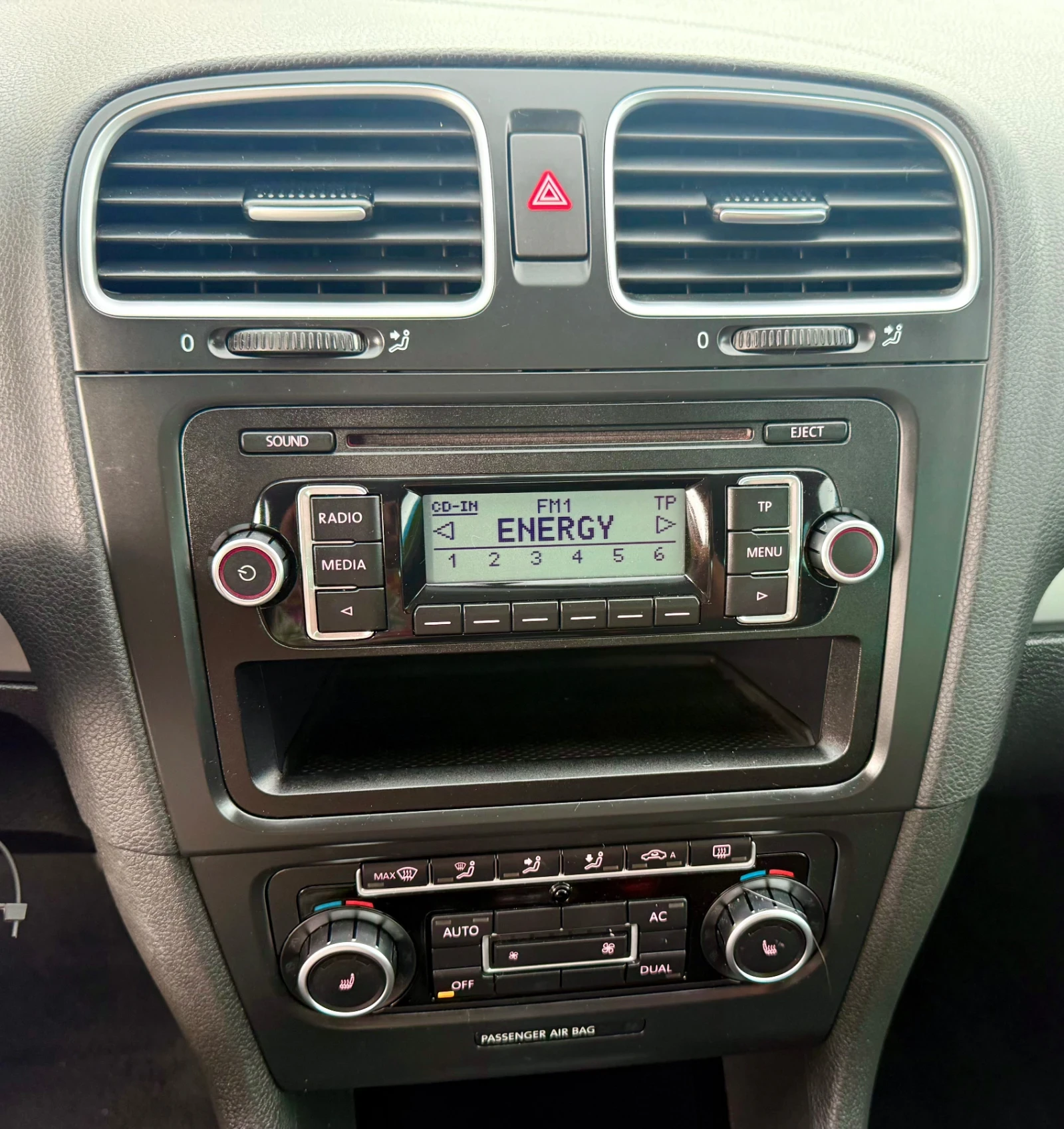 VW Golf VI/1.6 TDi/90kc/145000km!/Подгрев/PDC - изображение 10