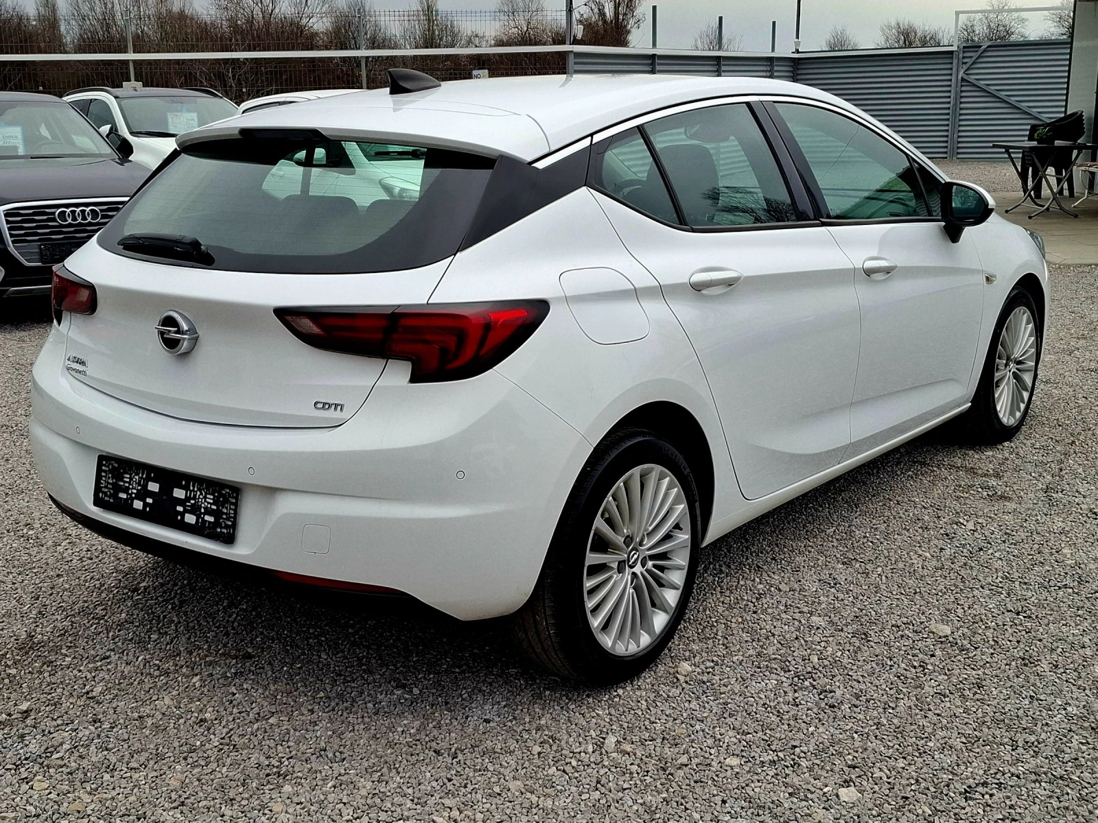 Opel Astra Cosmo/Led/Navi/Lane assist - изображение 6