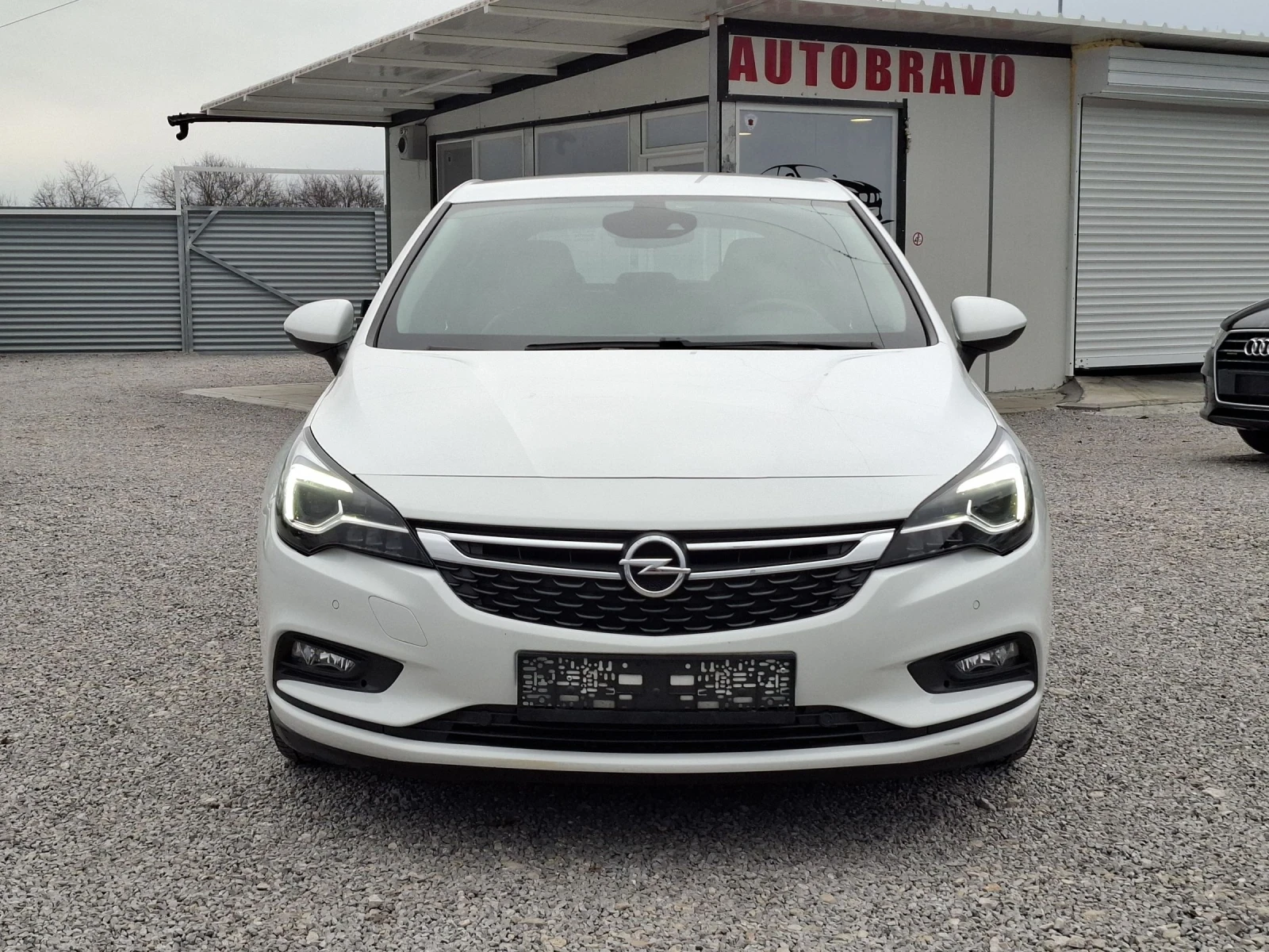 Opel Astra Cosmo/Led/Navi/Lane assist - изображение 2