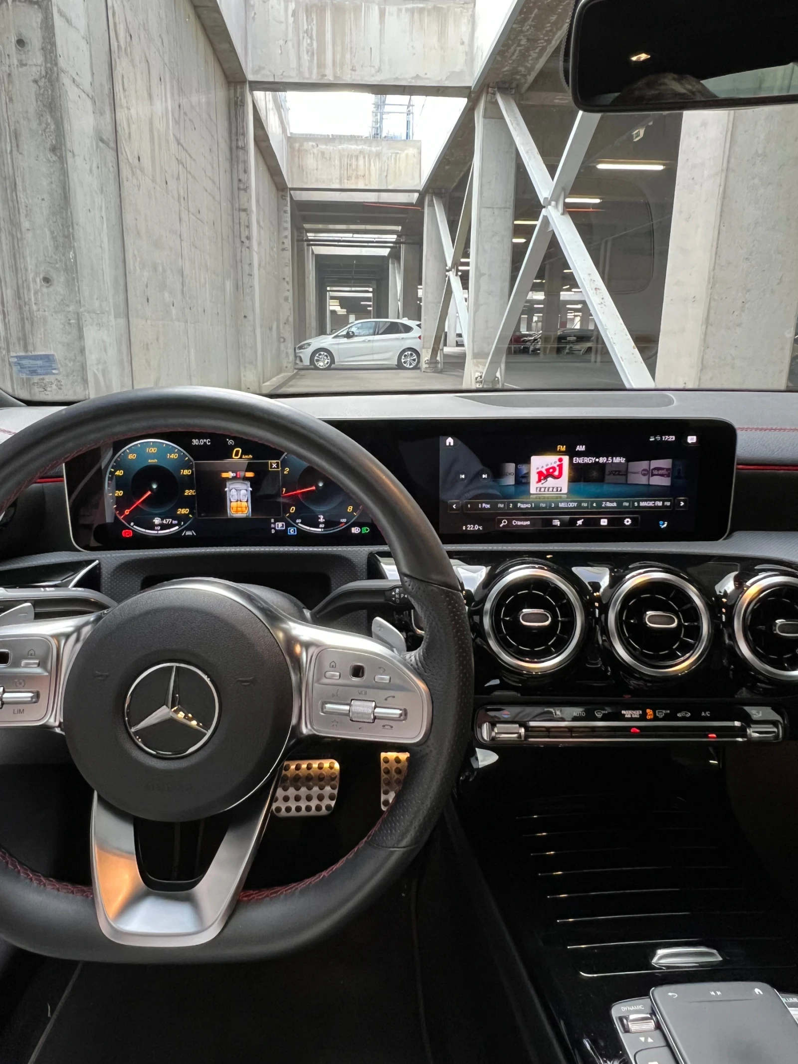 Mercedes-Benz CLA 180  - изображение 10