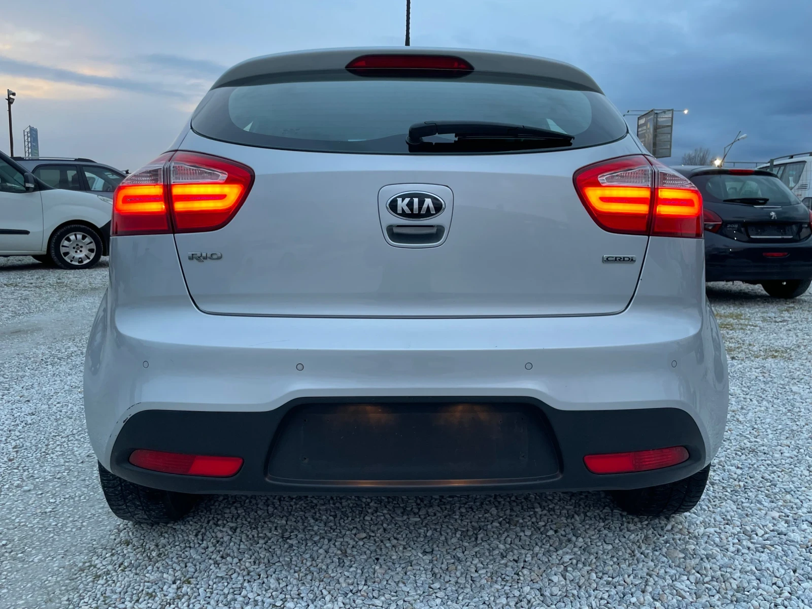 Kia Rio 1.4 crdi навигация фул екстри - изображение 7