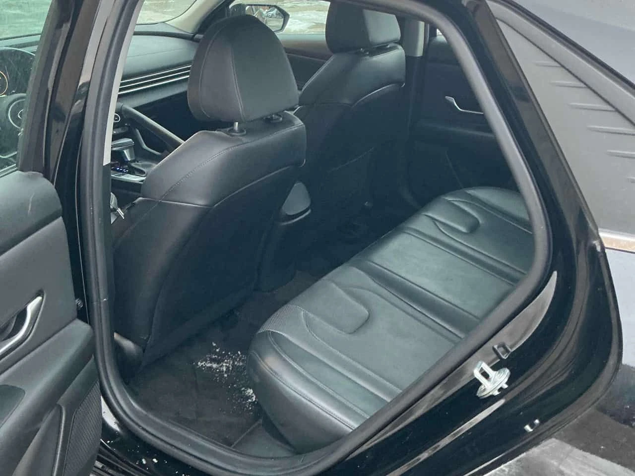 Hyundai Elantra Ultimate  CARFAX | Mobile.bg � ����������� 11