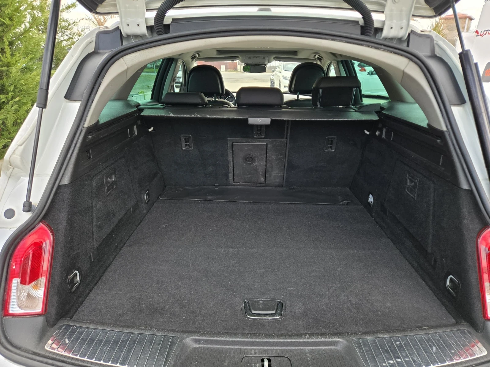 Opel Insignia 2.0CDTI-160кс= АВТОМАТ= ПАНОРАМА= ПОДГРЕВ= НАВИ, снимка 10 - Автомобили и джипове - 53977930