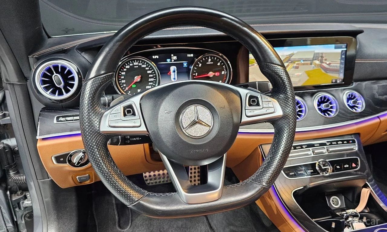 Mercedes-Benz E 220 d* COUPE* AMG* HEAD-UP* AMBIENT* ПАНОРАМА* КАМЕРА, снимка 12 - Автомобили и джипове - 54623327