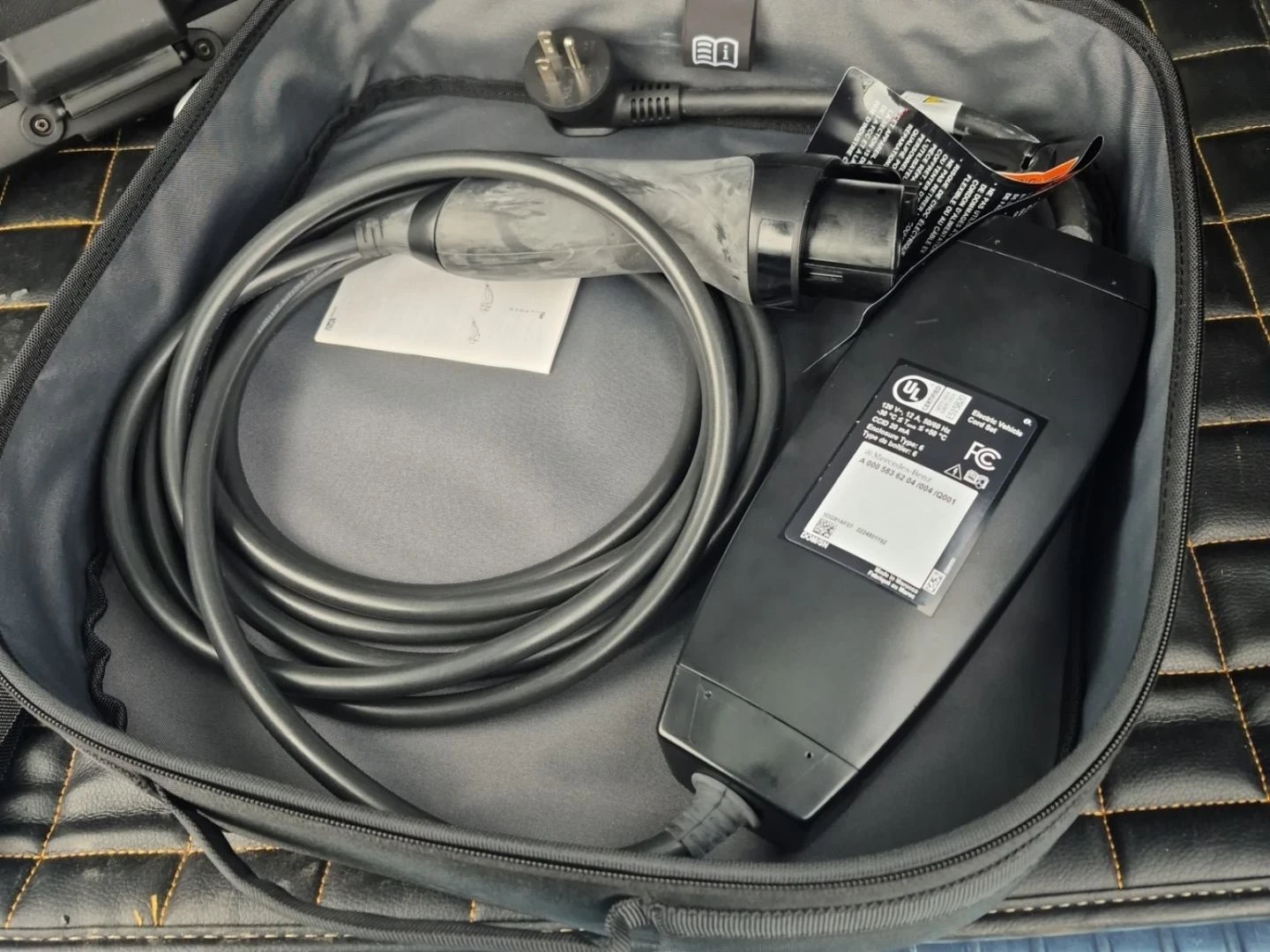 Mercedes-Benz EQS 450 AMG* 4Matic* Distronic* 360* Hyperscreen* Burm, снимка 16 - Автомобили и джипове - 54750151