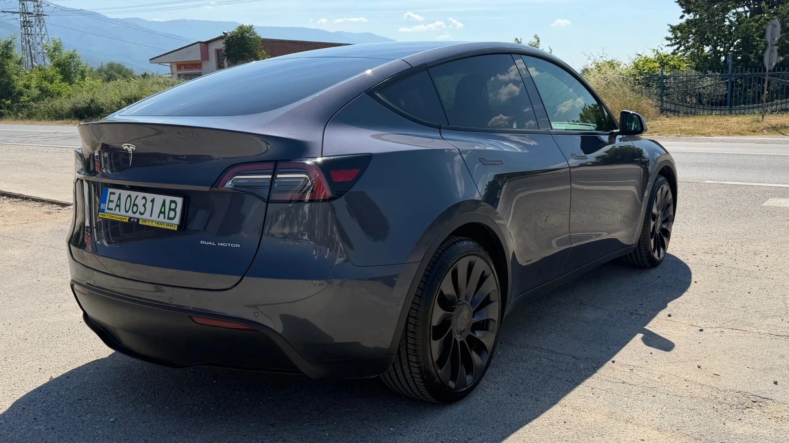 Tesla Model Y ЕВРОПЕЙСКА DUAL MOTOR LONG RANGE, снимка 4 - Автомобили и джипове - 54809980