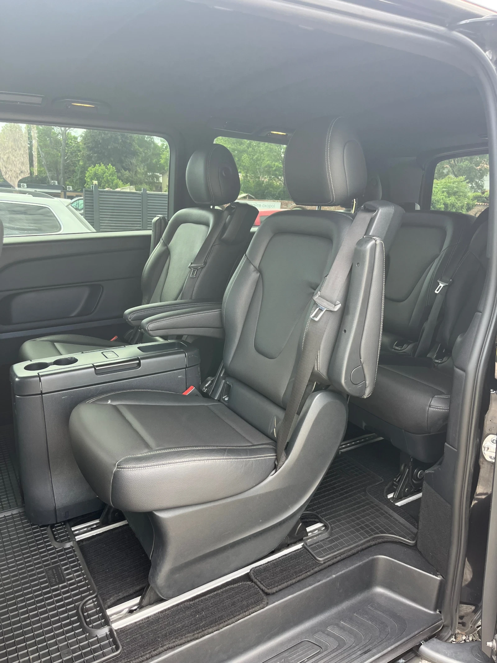 Mercedes-Benz V 300 V250 4Matic, снимка 13 - Автомобили и джипове - 54973511