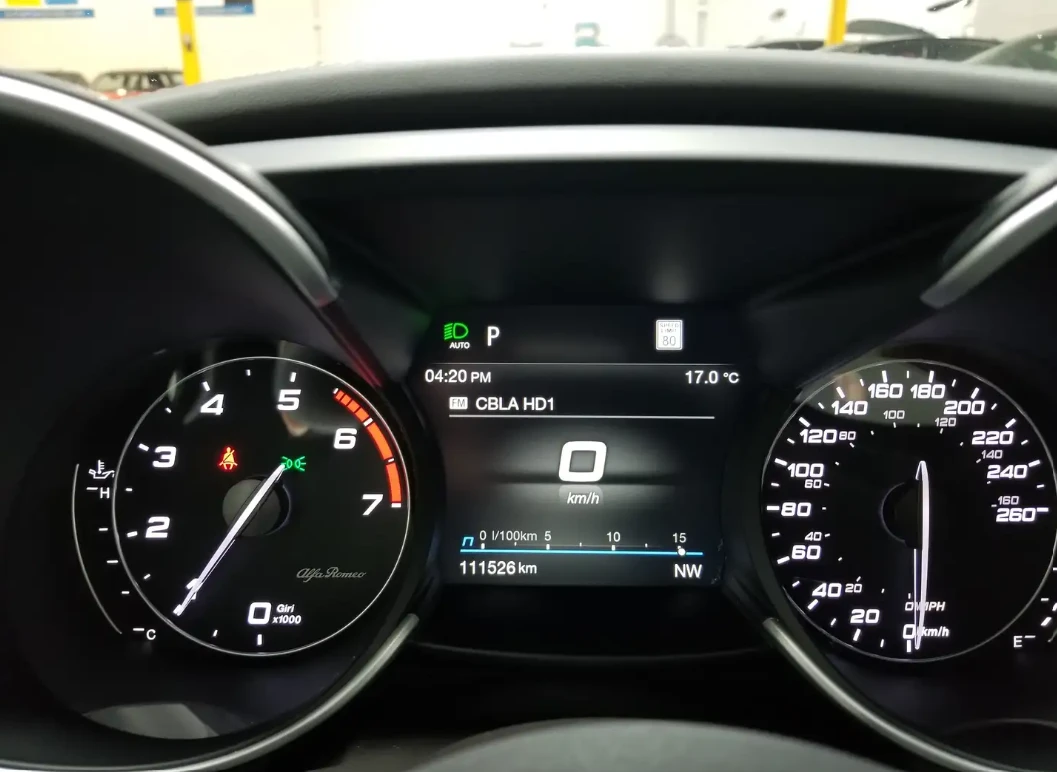Alfa Romeo Giulia Veloce Q4, снимка 7 - Автомобили и джипове - 55009052