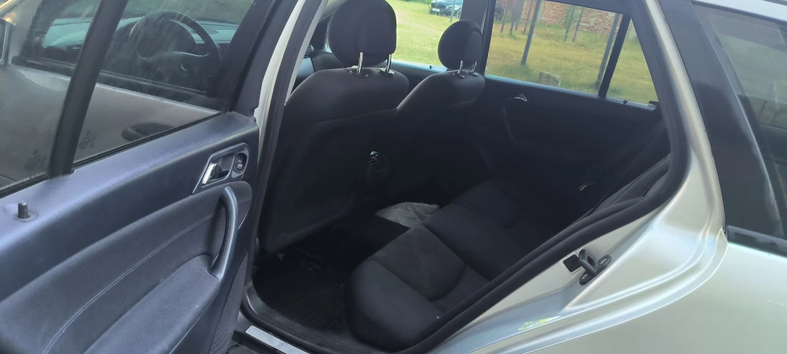 Mercedes-Benz C 220, снимка 2 - Автомобили и джипове - 56149130