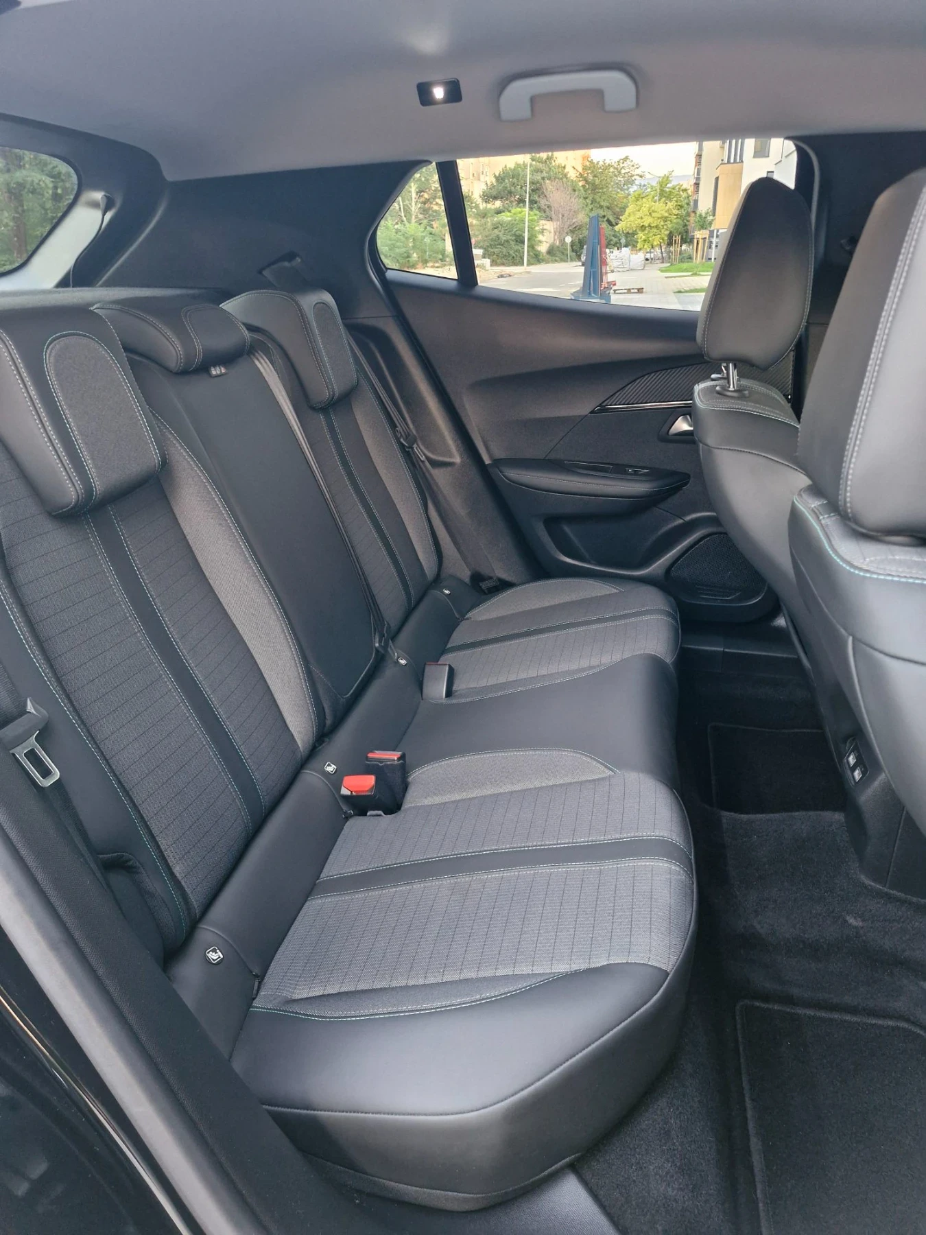 Peugeot 2008 1.5 HDi ALLURE , снимка 11 - Автомобили и джипове - 56247015
