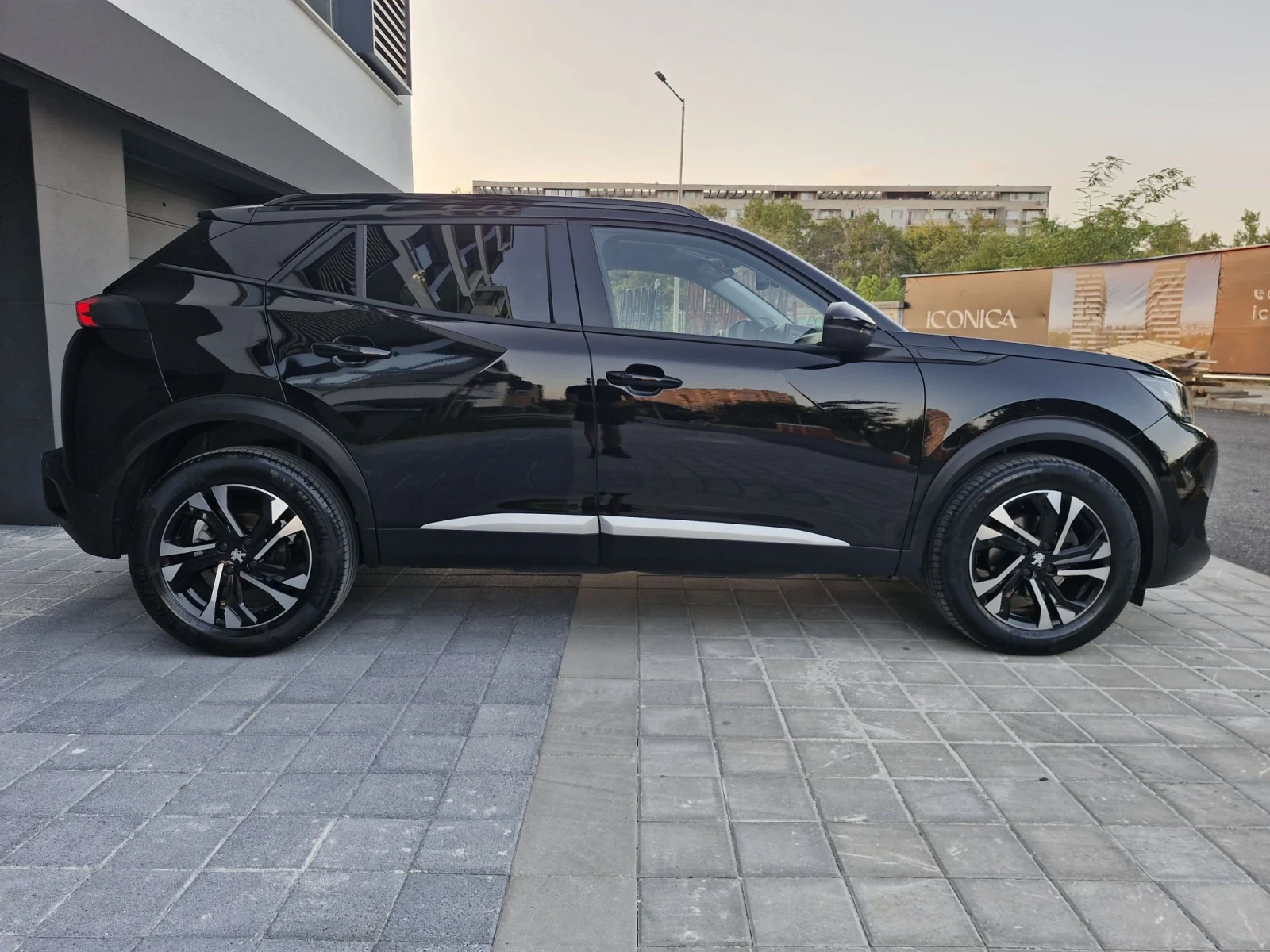 Peugeot 2008 1.5 HDi ALLURE , снимка 4 - Автомобили и джипове - 56247015