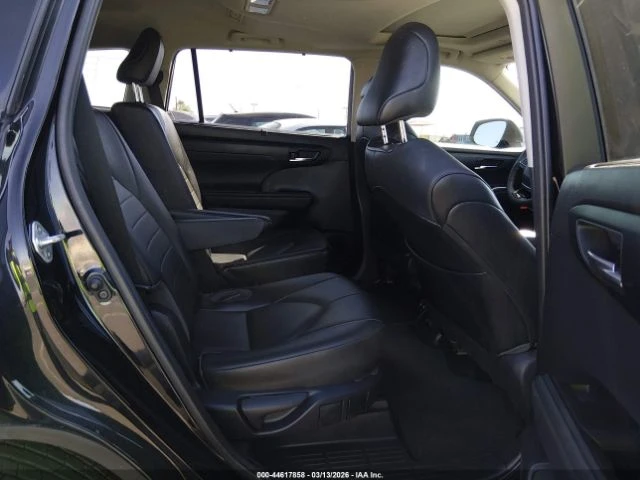 Toyota Highlander XLE, снимка 8 - Автомобили и джипове - 54017191